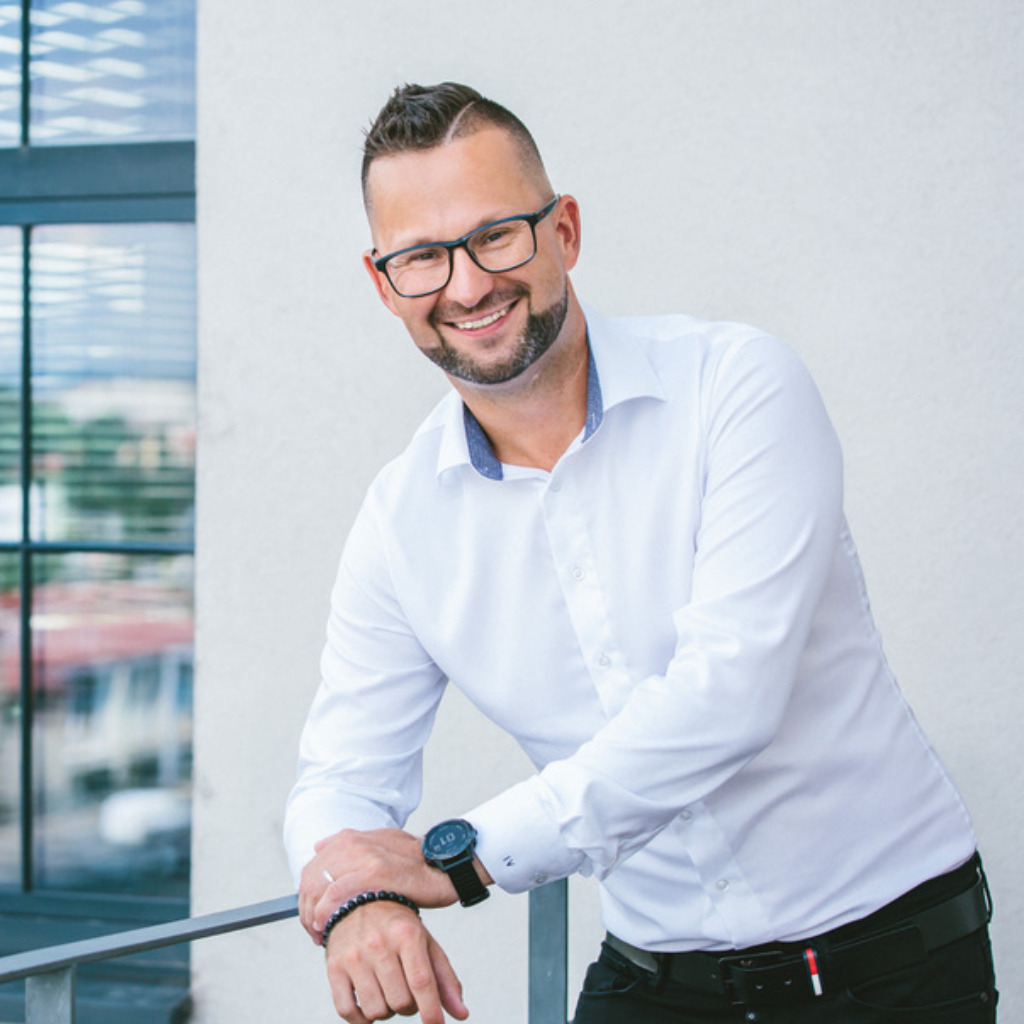 Ivo Vedra Chief Executive Officer (CEO) ZELENKA Czech Republic XING