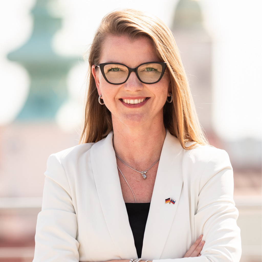 Hana Chmelárová Marková Stellvertretende Geschäftsführerin AHK