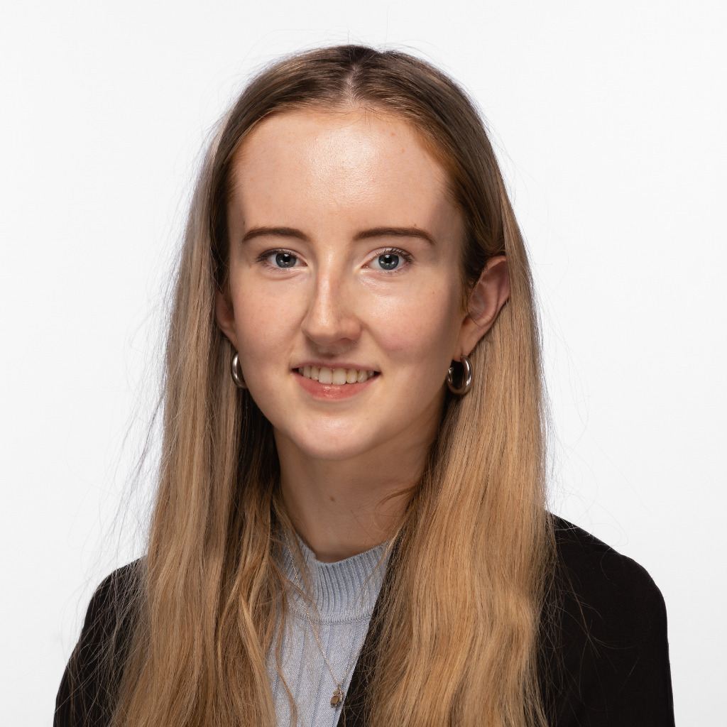 Chloe Fitzgerald - Associate, Client Services - AlphaSights | XING