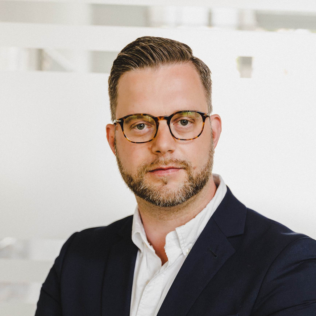 Robert Loos Head of International Marketing XQueue GmbH XING