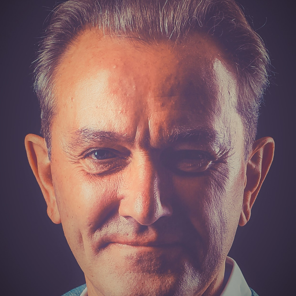 Livio Bay Manager strategic contracts & health politics ROVI GmbH