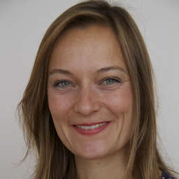 Julia Bomhard