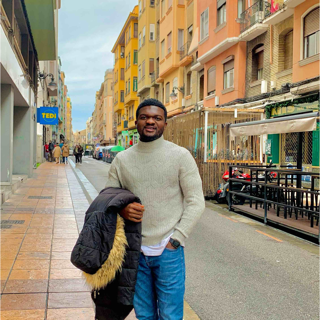 Kwame Junior Warehouse Worker Amazon Logistics XING