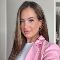 Julia Battesimo