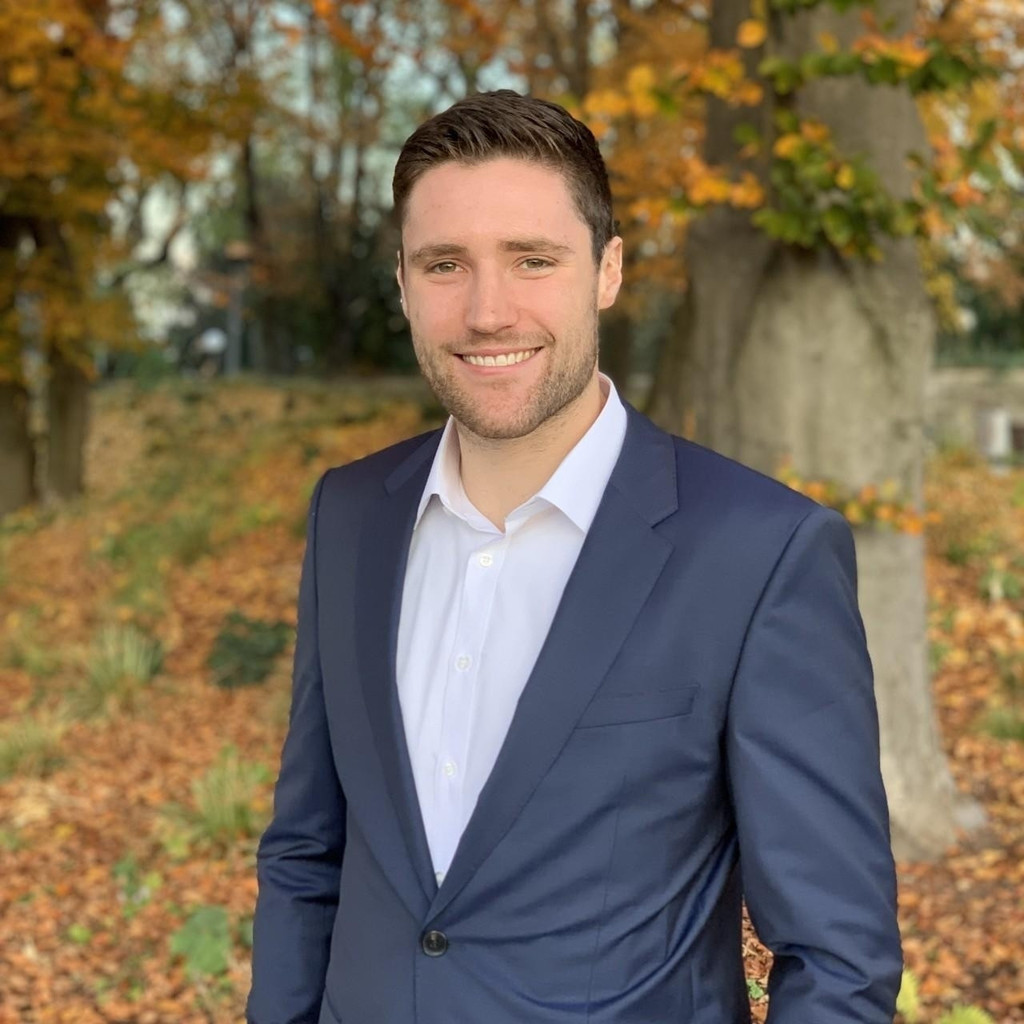 Marius Lehmann Software development & application Magna Powertrain