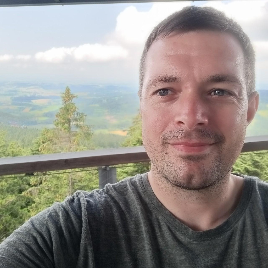 Stephan Friz Bereichsleitung Garten & Forstgeräte HAGRA AG XING