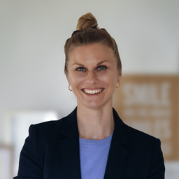 Laura Schultheis