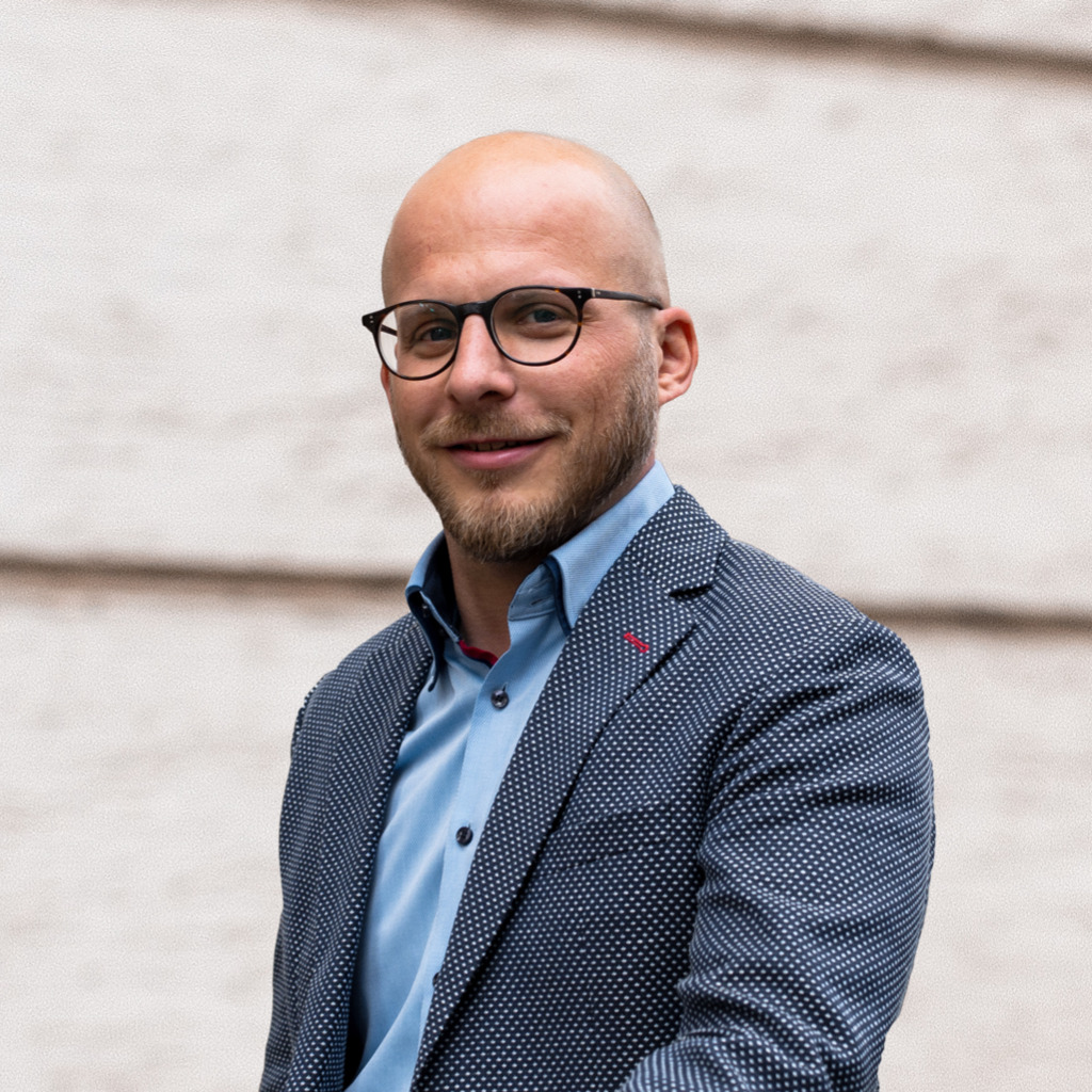 Dirk Langer Gründer / Spezialist für komplexe Finanzierungslösungen