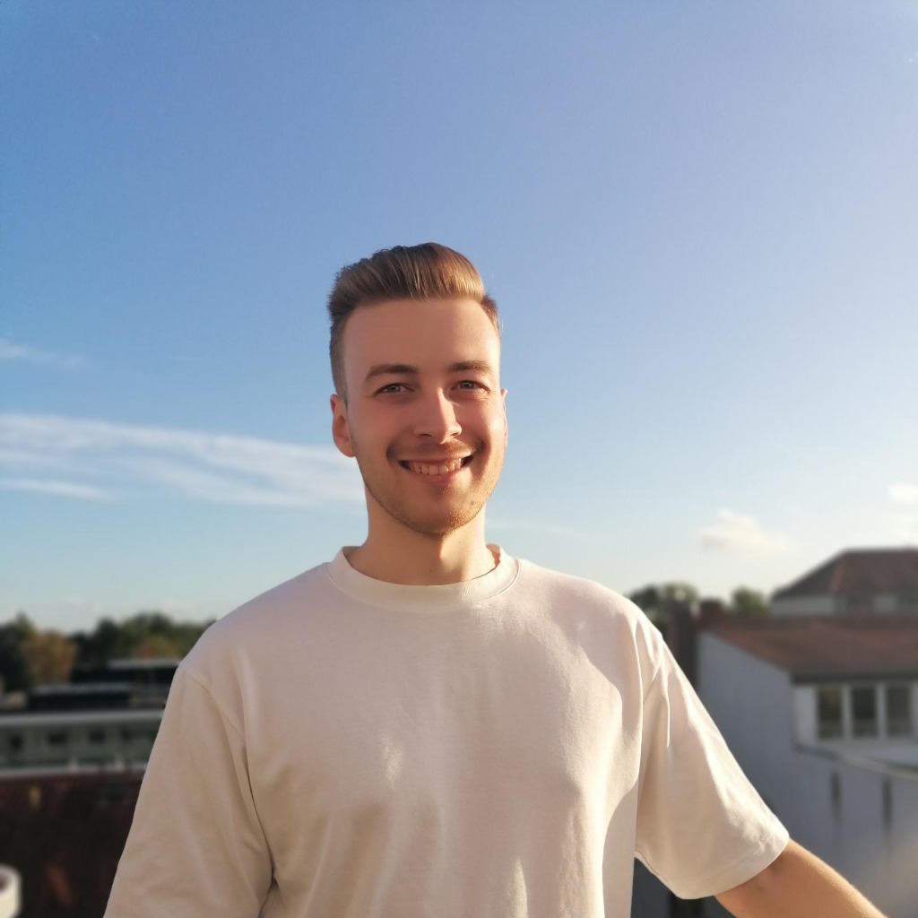 Pascal Schicke CFO Spiral Reality XING