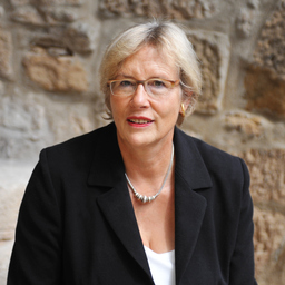 Dr. Astrid von Sichart
