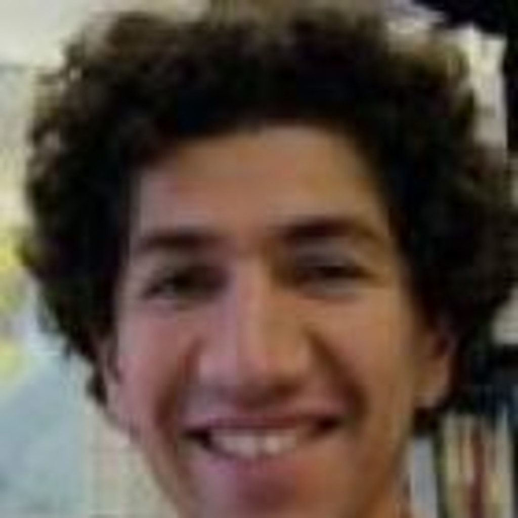 Christian Herrera Estudiante University of California, Irvine XING