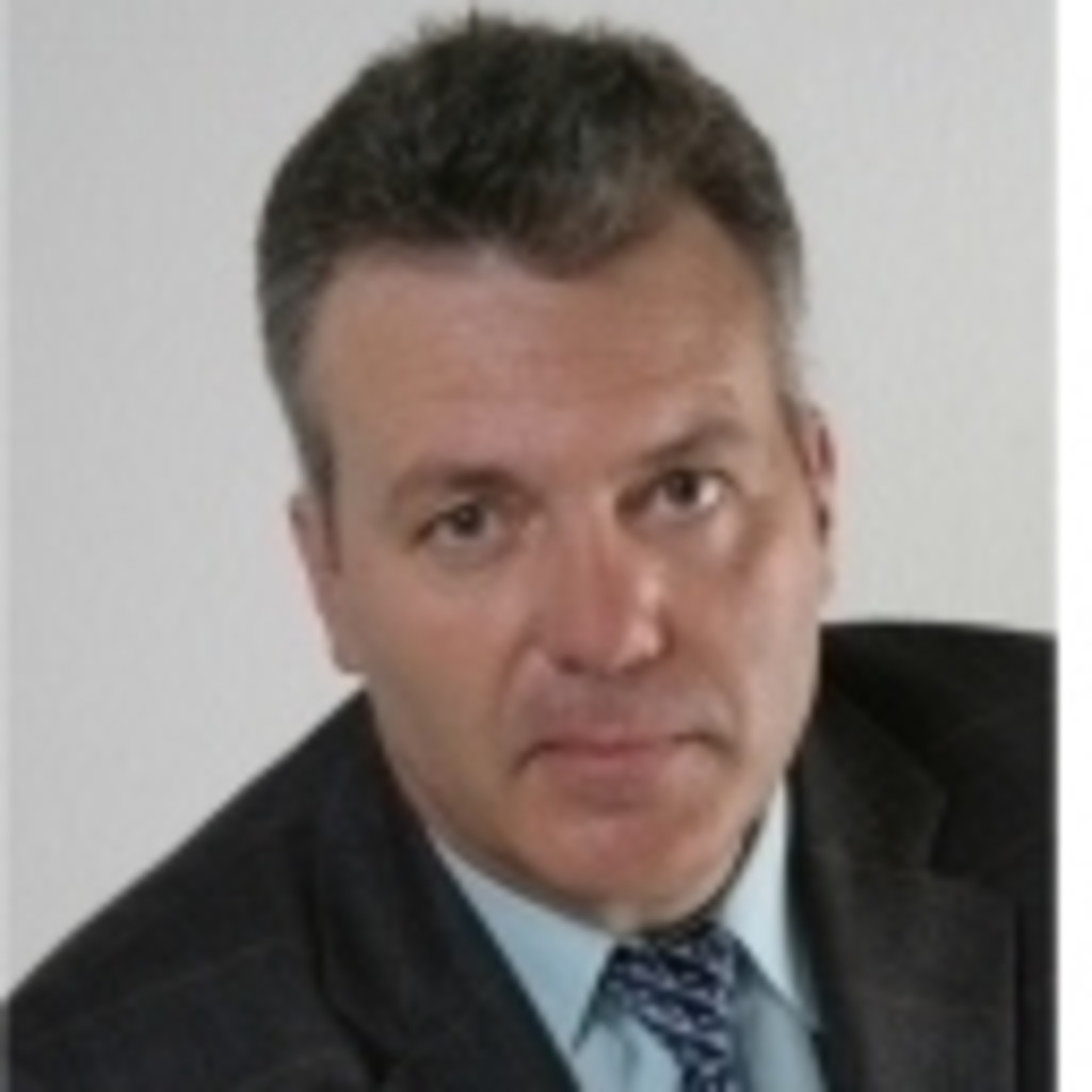 Daniel Huesler Umsetzer (Cloud Computing Strategie) () XING