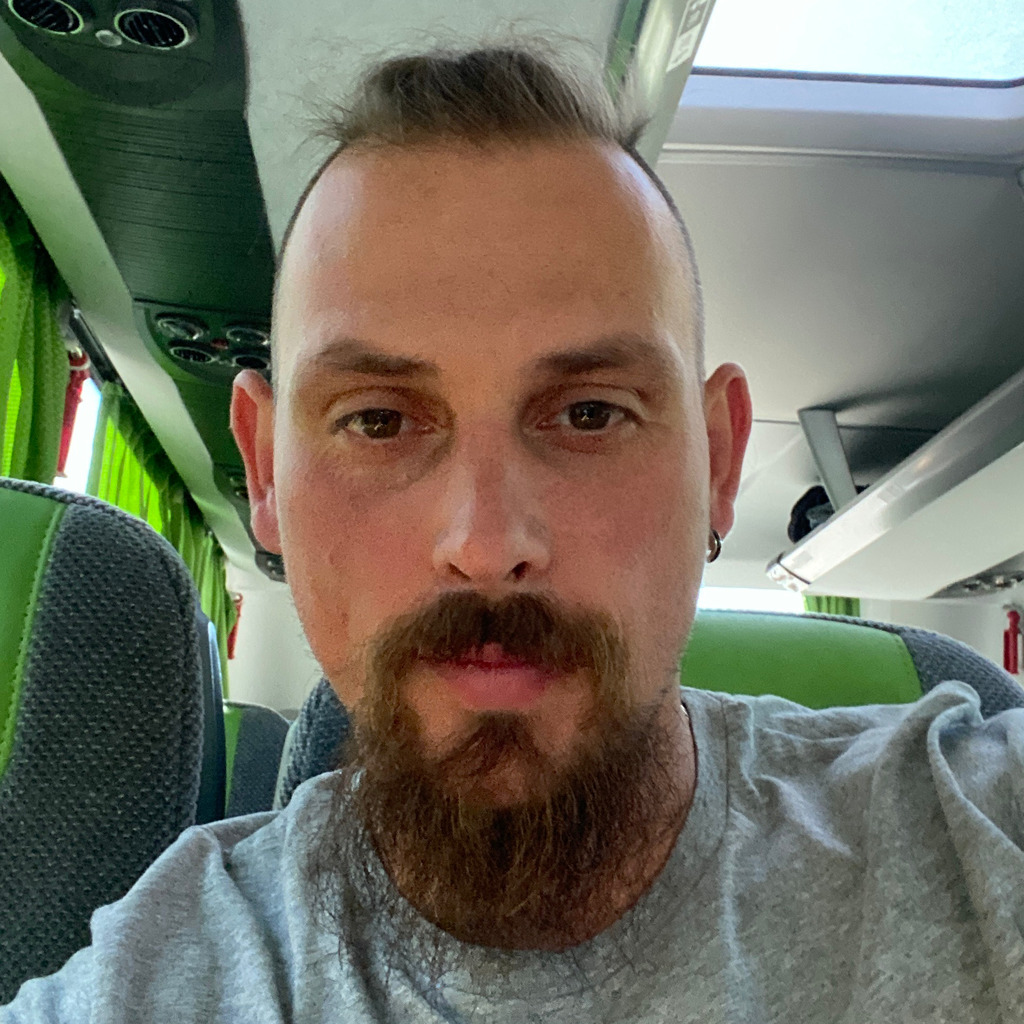 Viacheslav Les CNC Operator EMCA elektromechanische Bauteile XING