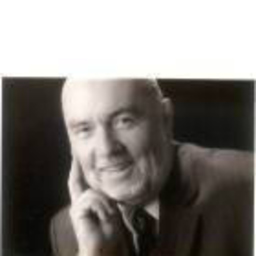 Dr. Karsten Adomat