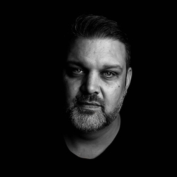 Oliver Zur