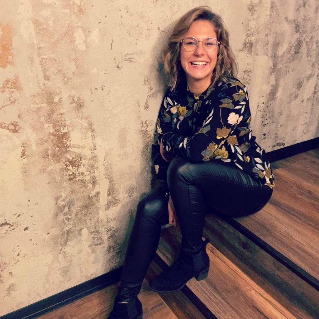 Aline Pradel Institutseinkäuferin Fraunhofer IIS XING