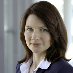 Dr. Nadine Lang