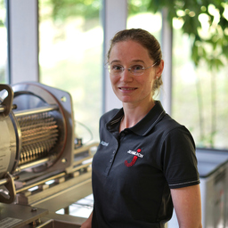 Dr. Lisa Kühnel