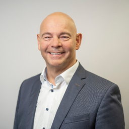 Axel A.  Lauser