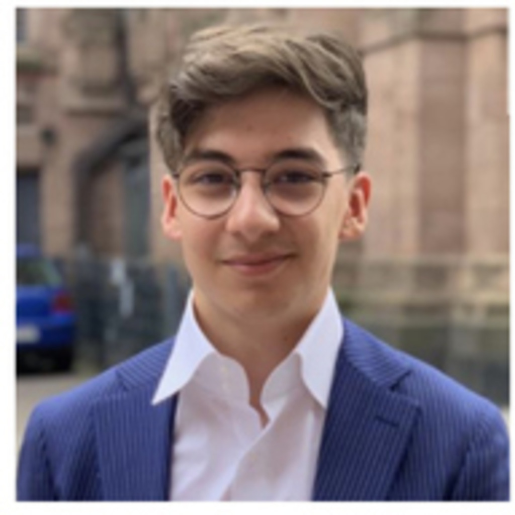 Bijan daryaazarm Marketing und Media Management FOM Hochschule für