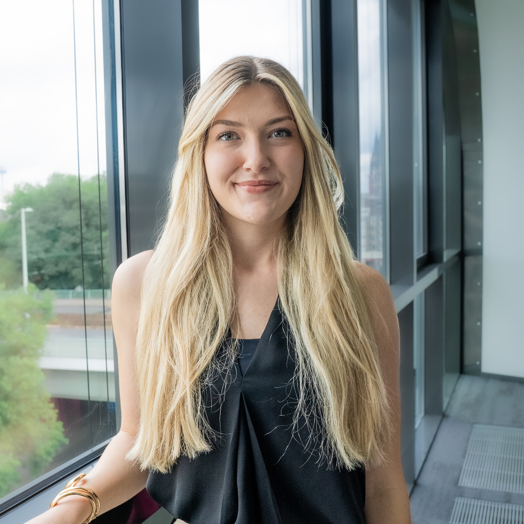 Amina Dzelilovic Assistent Office Management Klinikum Stuttgart XING