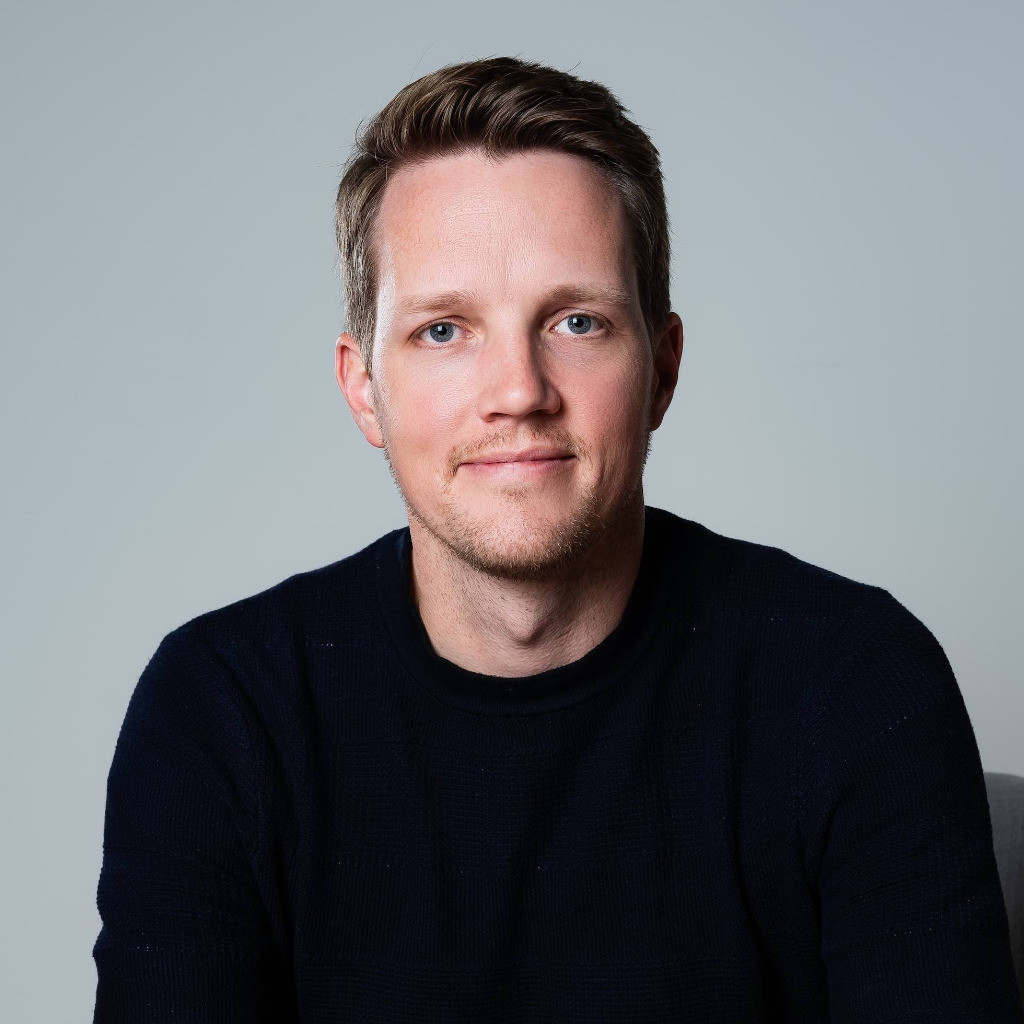 Henning Henningsen Senior Manager Etribes XING