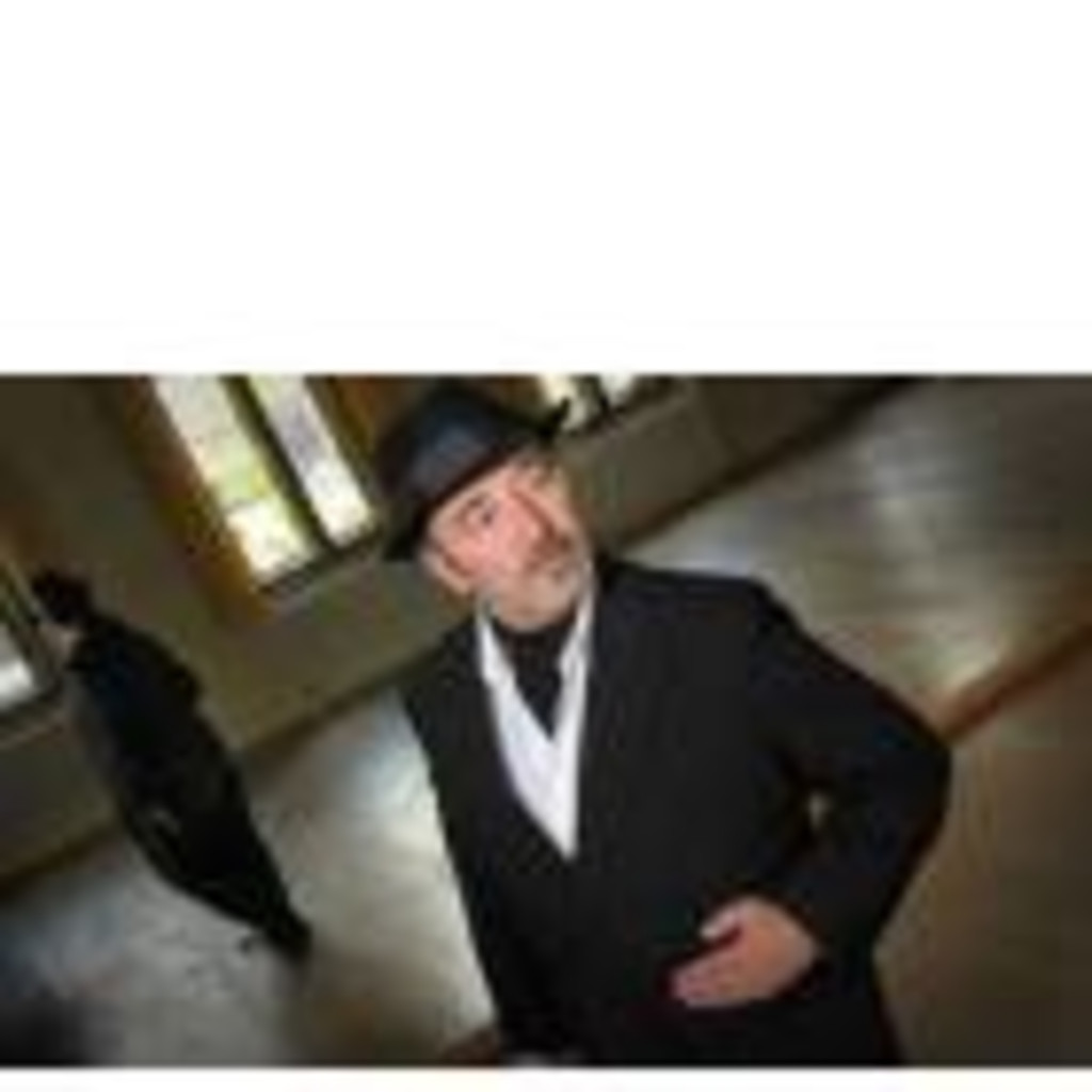 Carlos Tapia Integraler Tanz und Ausdruckstherapeut Tanz deine