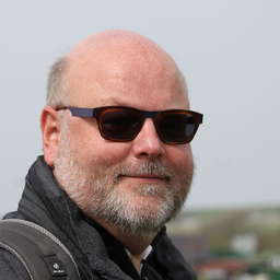 Dr. Christof Born