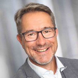 Dr. Matthias Vesper
