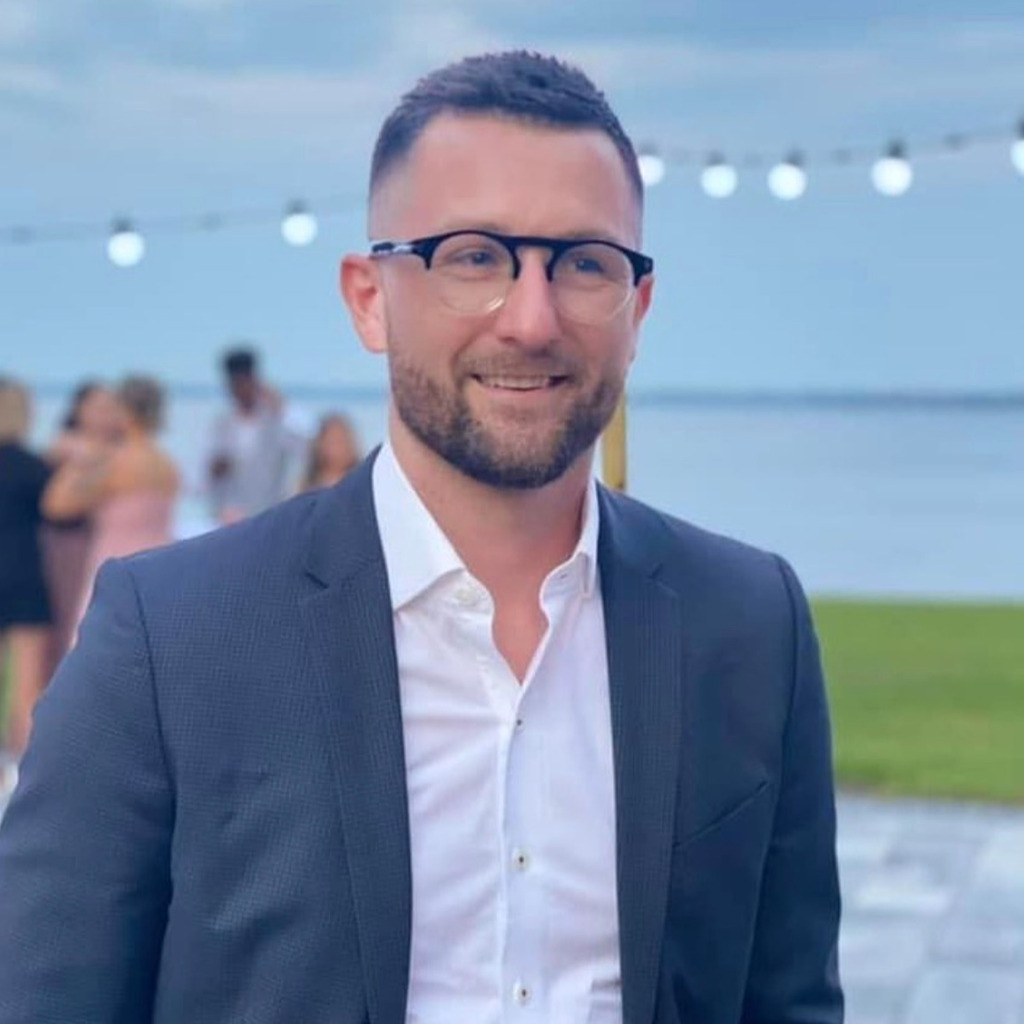 Mag. Mike Herman Assistant Manager Mane Contract Services XING