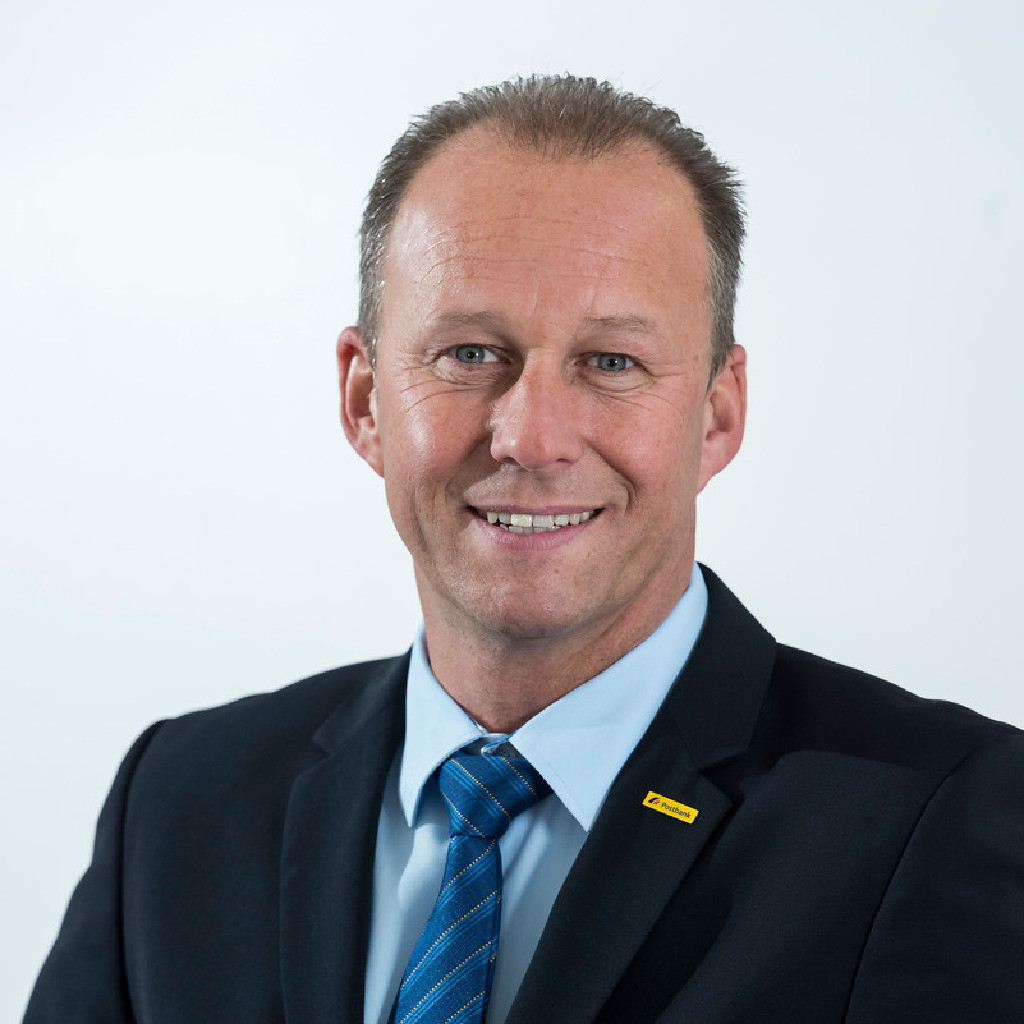 Marco Gregor Sprecher Der Filialgebietsleitung Lubeck Postbank Filialvertrieb Ag Xing