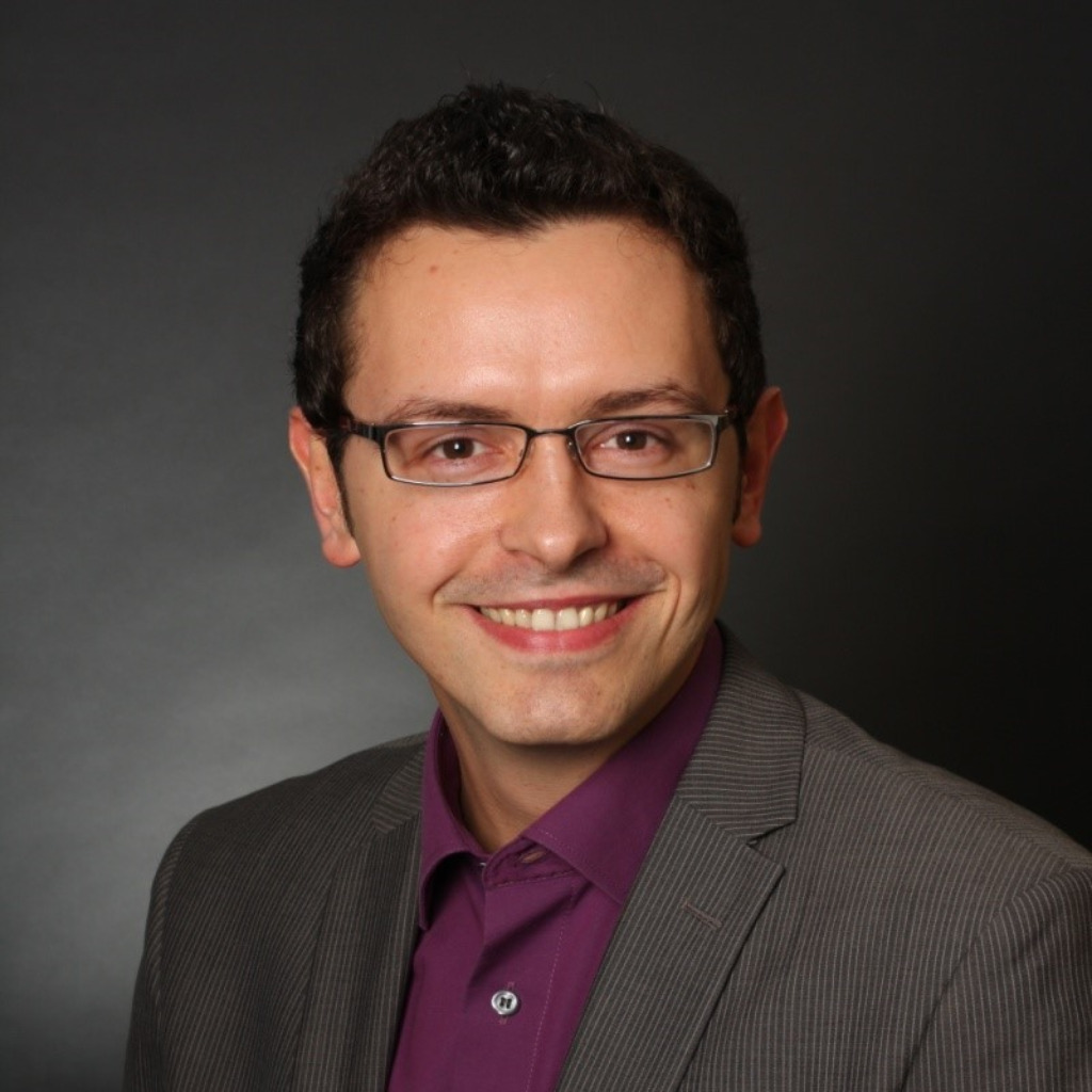 Remigiusz Gajek International Customer Service & Support for LifeVest