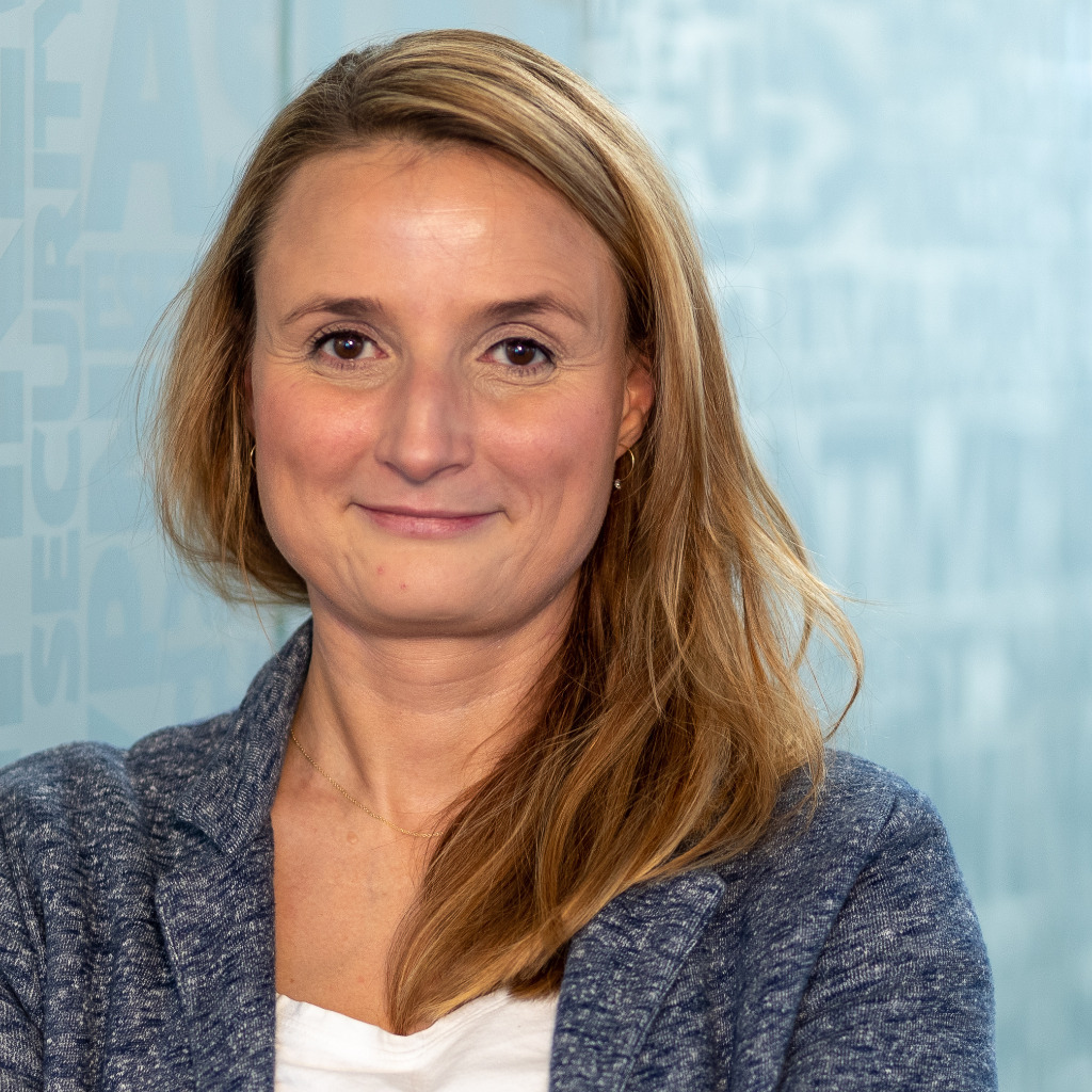 Sabrina Pusch Senior Legal Counsel & Data Protection Officer ESET DACH XING