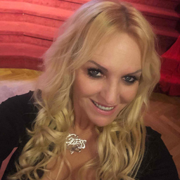 Manuela Dorn