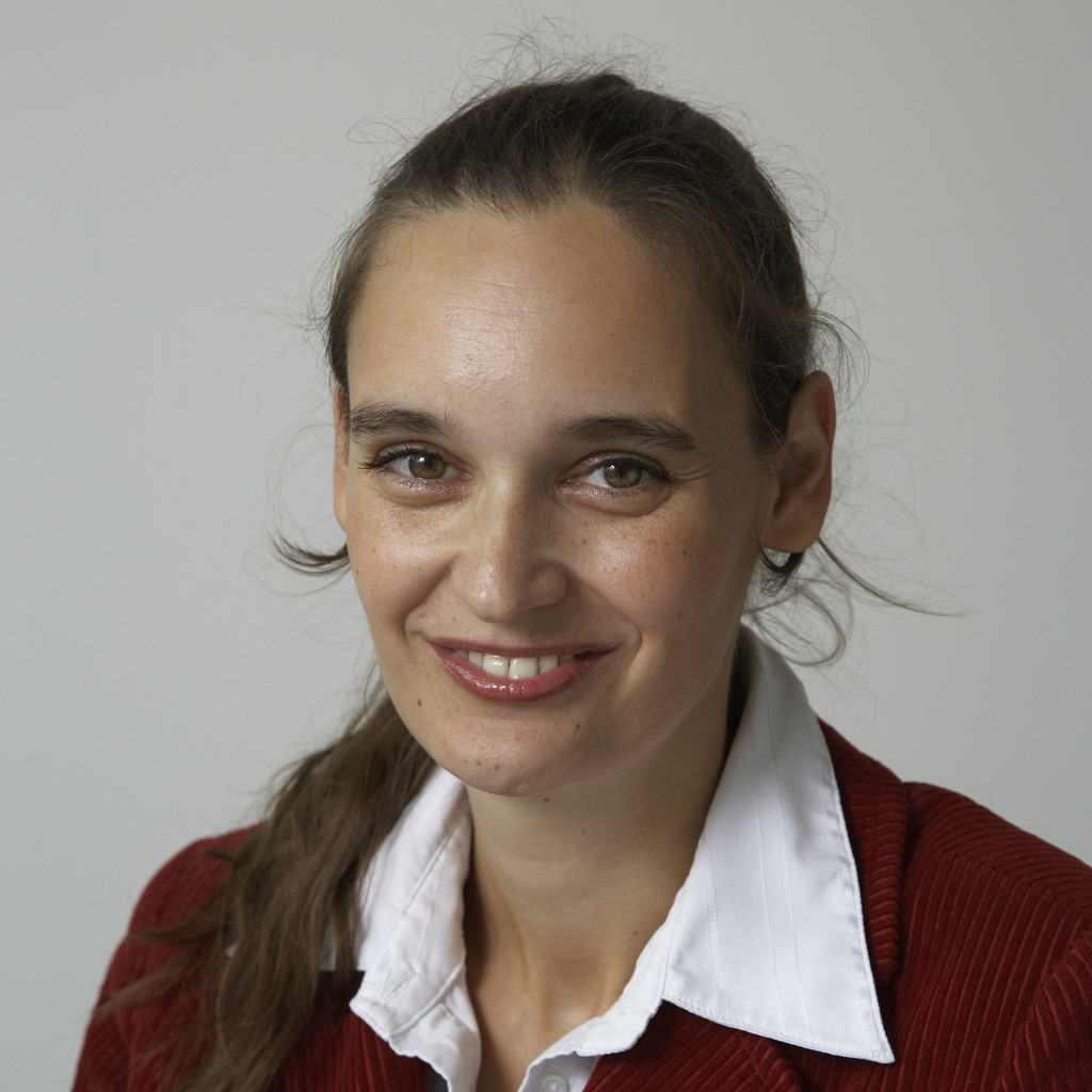 Elisabeth Leiss Wissenschaftliche Mitarbeiterin RECENDT GmbH Linz