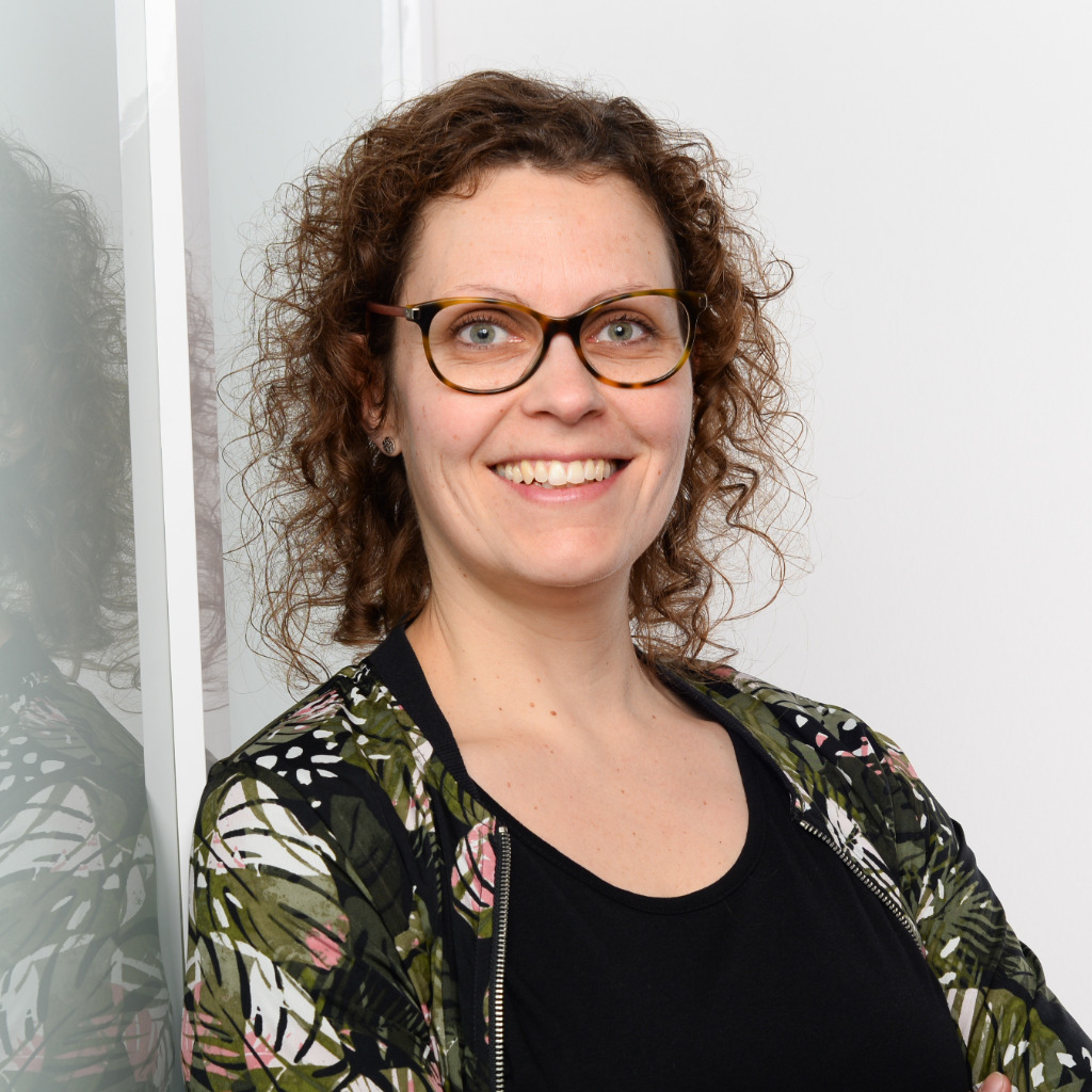 Michaela Medinger Stellv. Filialleitung Degree Clothing GmbH XING