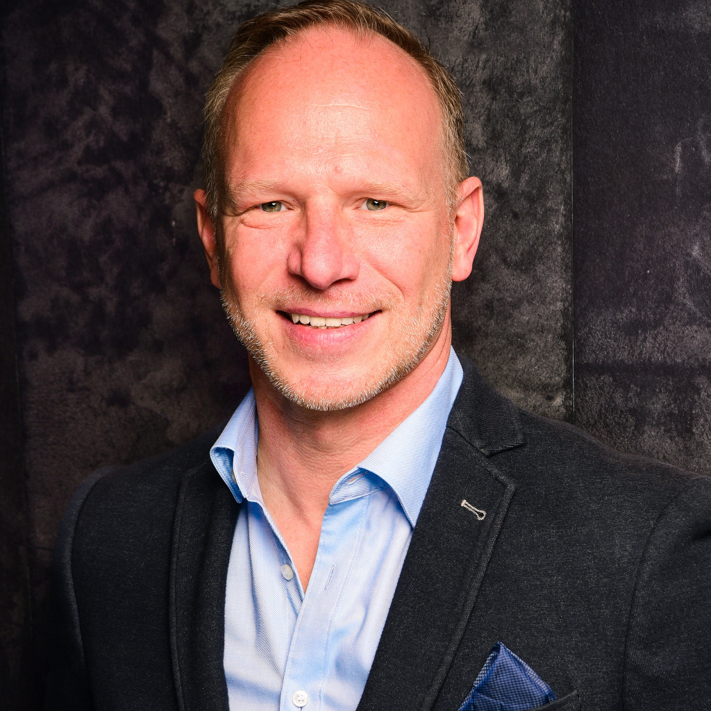 Michael Kühne Director Marketing & Partnerships Whow Games GmbH XING