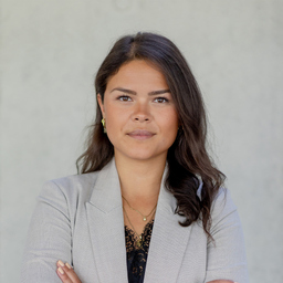 Janine Kinas