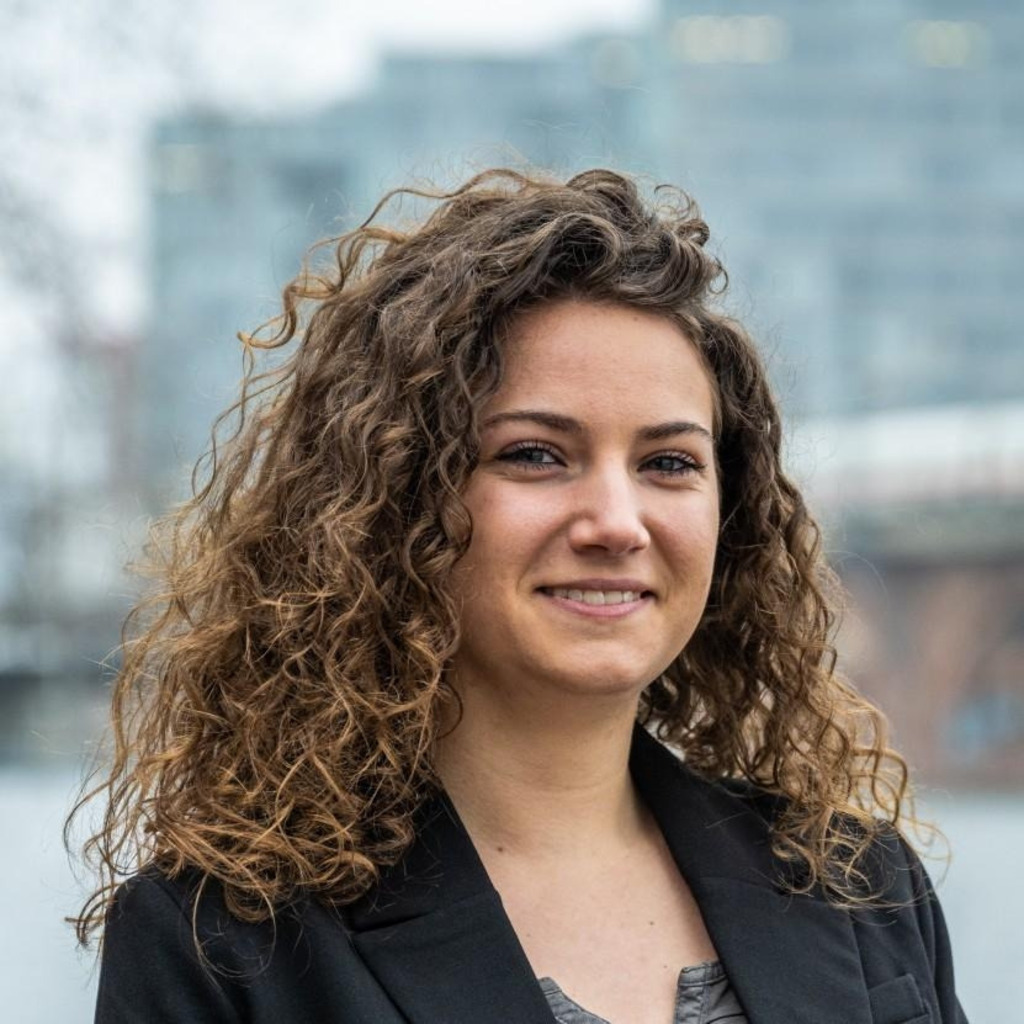 Lara G rner Recruiting Koordinatorin Berliner Verkehrsbetriebe BVG 