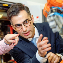 Dr. Farhang Akhavei's profile picture