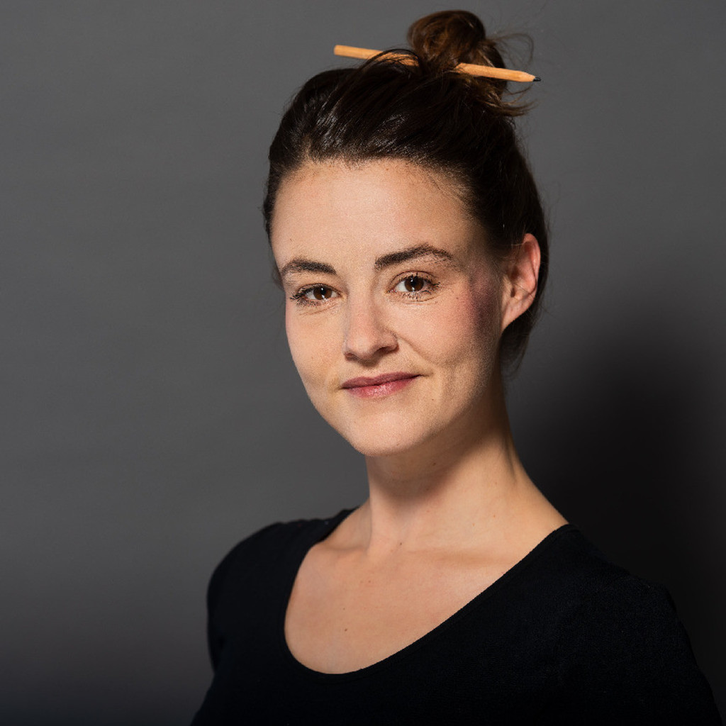 Dr. Laura Dreessen VP of Customer Success & Conversational AI