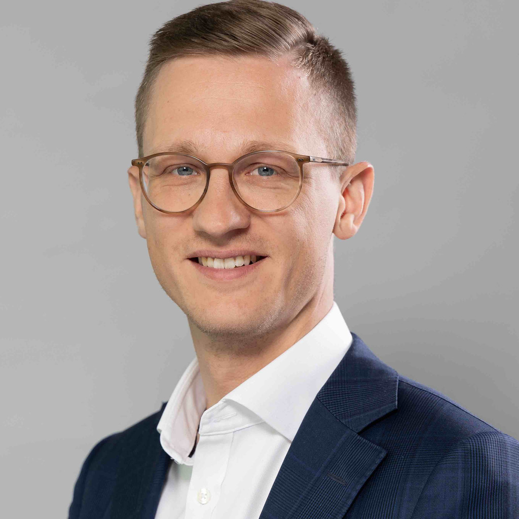 Christian Thomas Prokurist Raiffeisenbank DreiFranken eG XING