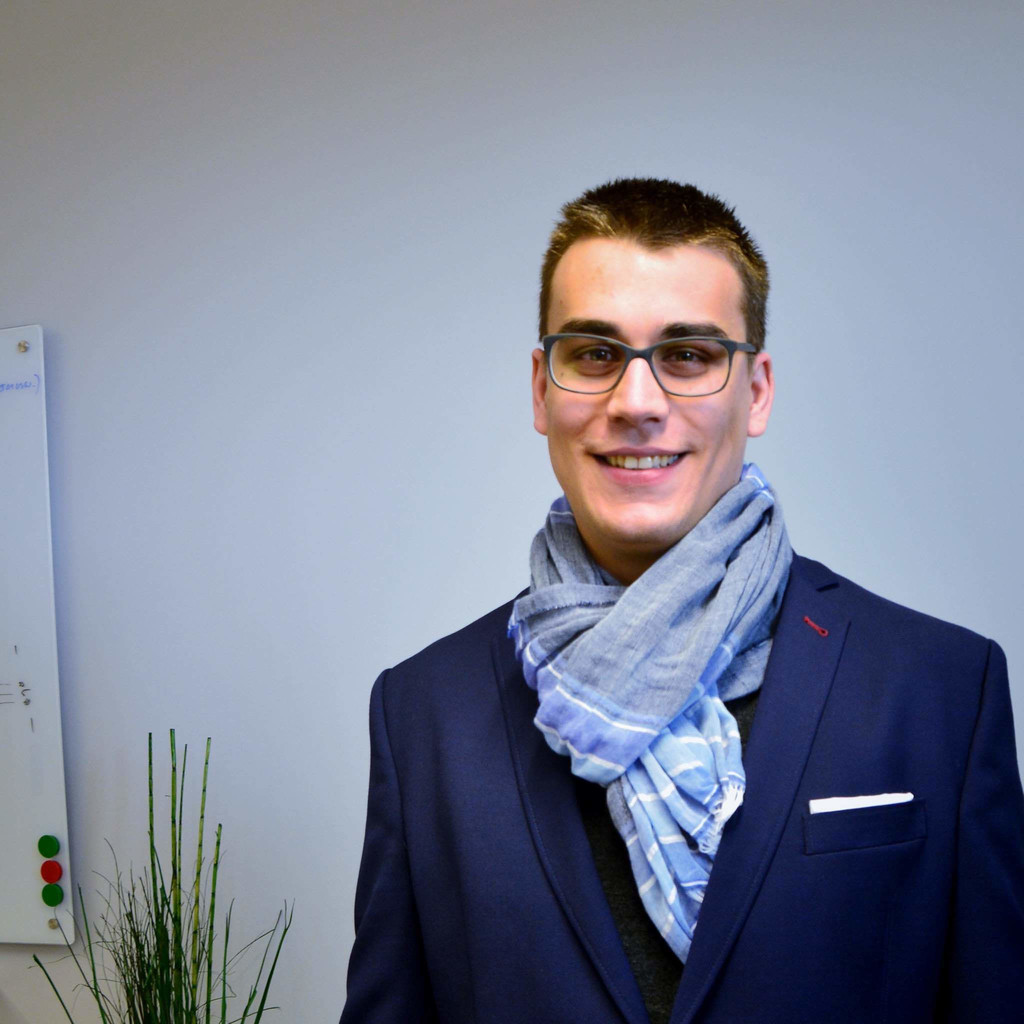 PeterAlexander Pelz Inhaber ESTHER CONFISERIE XING