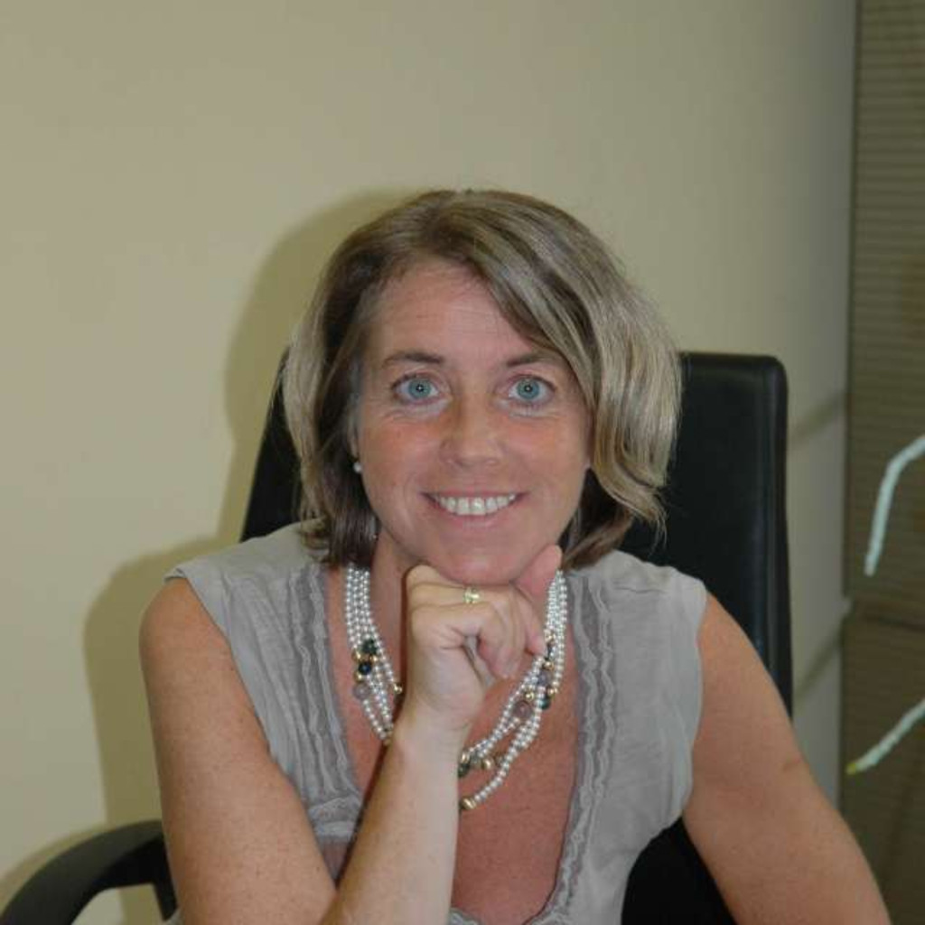 Dr. Iris Straßer Geschäftsführende Gesellschafterin STRASSER & STRASSER . Netzwerk