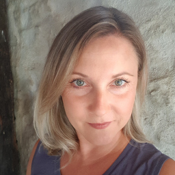 Dr. Yvonne Foerster