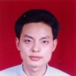 松 何