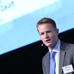 Dr. Kristofer Leach