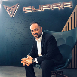 Antonino Russo - Markenverantwortung SEAT & CUPRA / Brandmanager Tiemeyer  Gruppe - Tiemeyer Gruppe
