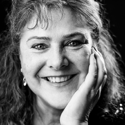 Claudia Guzek