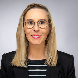 Julia Reinhard